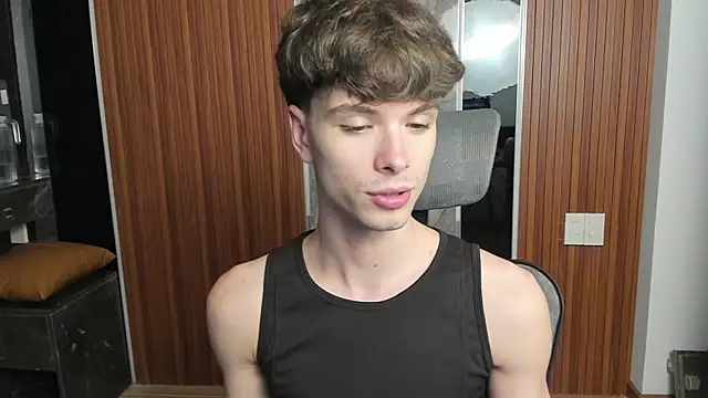 Snapshot of calvin_love_you chatting on April 3, 2026, 5:11 pm calvin love you online show from April 3, 2026, 5:11 pm