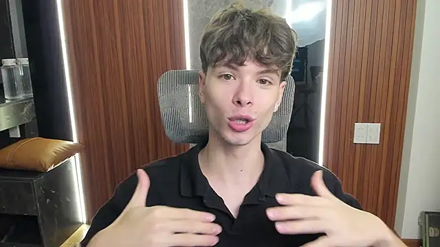 Snapshot of calvin_love_you chatting on April 7, 2026, 5:13 pm calvin love you online show from April 7, 2026, 5:13 pm