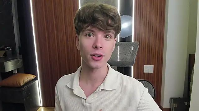 Snapshot of calvin_love_you chatting on April 17, 2026, 5:05 pm calvin love you online show from April 17, 2026, 5:05 pm