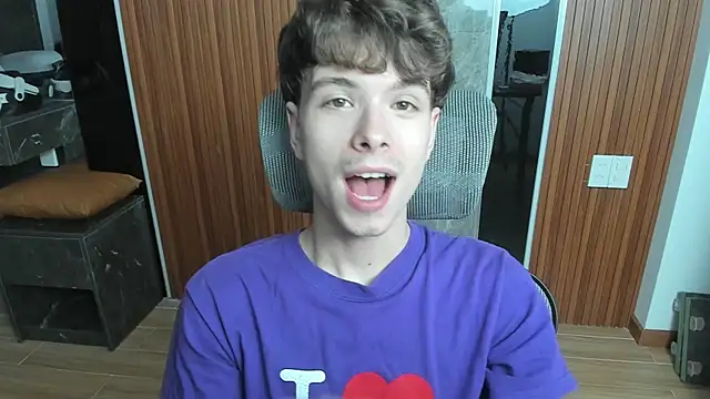 Snapshot of calvin_love_you chatting on May 8, 2026, 5:07 pm calvin love you online show from May 8, 2026, 5:07 pm