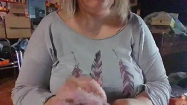 Snapshot of maria38xxx chatting on October 27, 2025, 12:31 pm maria38xxx online show from October 27, 2025, 12:31 pm