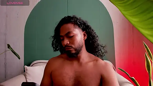 noah jones   online show from April 22, 2026, 8:21 pm