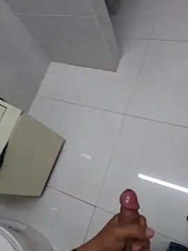 Snapshot of eselacheg chatting on December 21, 2025, 2:57 pm eselacheg online show from December 21, 2025, 2:57 pm