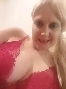 Milfi76 online show from July 17, 2026, 8:03 pm
