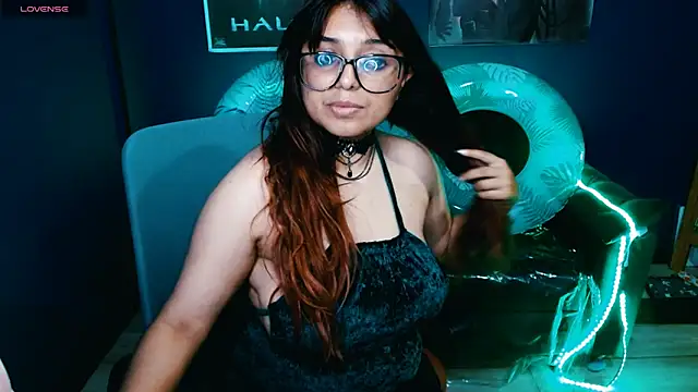 X CHERRY XX online show from February 2, 2025, 10:17 pm