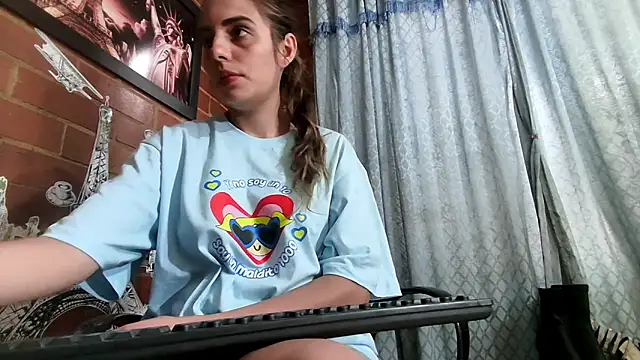 ValeriaLacrozee online show from February 27, 2025, 6:42 pm