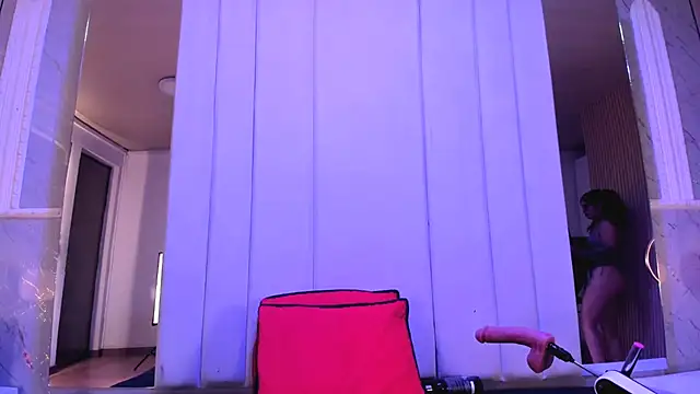 ivannabellini online show from February 21, 2026, 2:29 pm