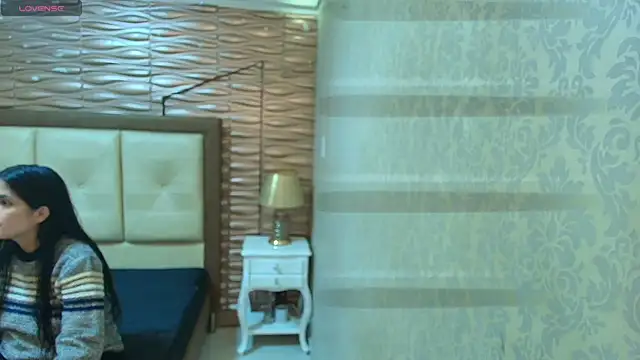 sofiaclauss online show from November 14, 2025, 1:59 am