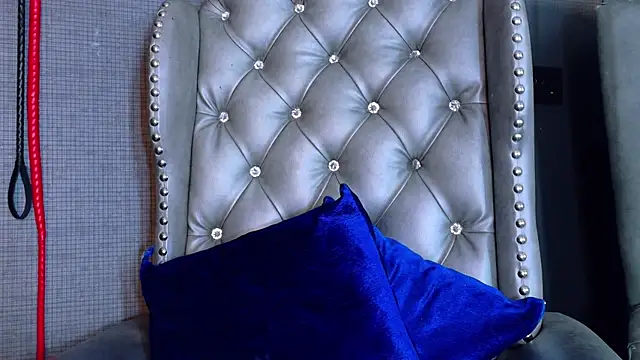 LusstCruella online show from October 7, 2025, 6:38 pm