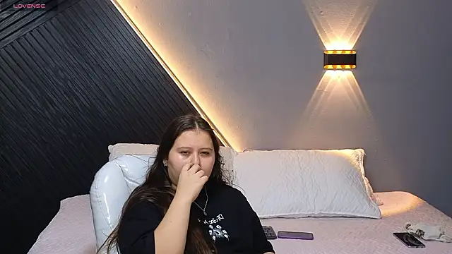 Laia and Aloby online show from February 23, 2026, 10:18 pm