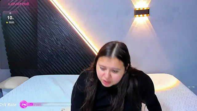 Snapshot of Laia_and_Aloby chatting on May 30, 2026, 11:02 pm Laia and Aloby online show from May 30, 2026, 11:02 pm