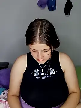 Krysstal tay online show from February 6, 2025, 10:21 pm