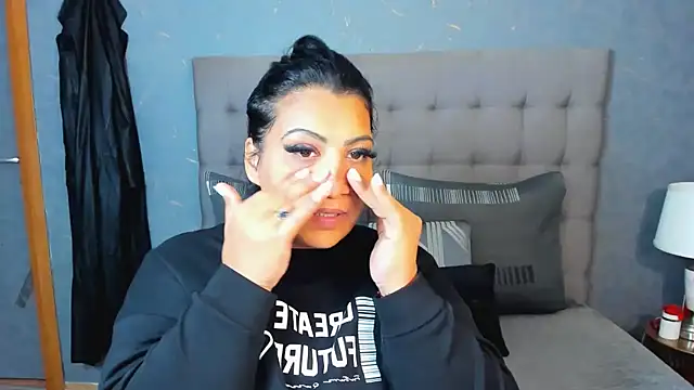 AmyCubes online show from October 8, 2025, 4:26 pm