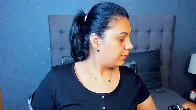 AmyCubes online show from October 17, 2025, 2:15 am