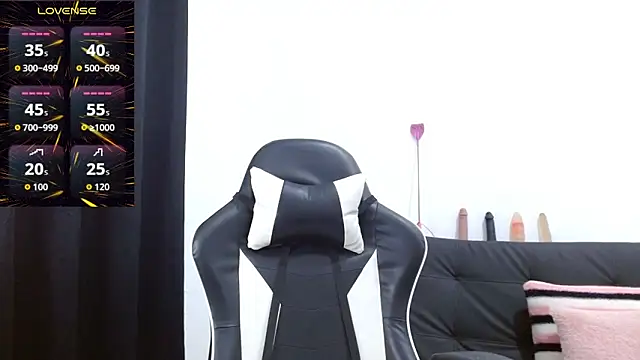 Kiara-Rider online show from September 23, 2025, 3:59 pm