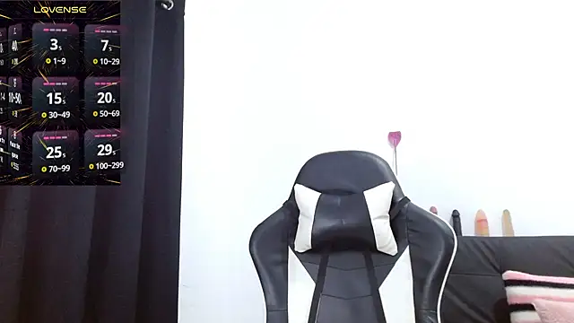 Kiara-Rider online show from September 28, 2025, 5:07 pm