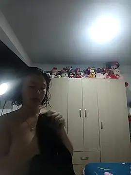 kendaall jenner  online show from December 18, 2024, 6:46 pm