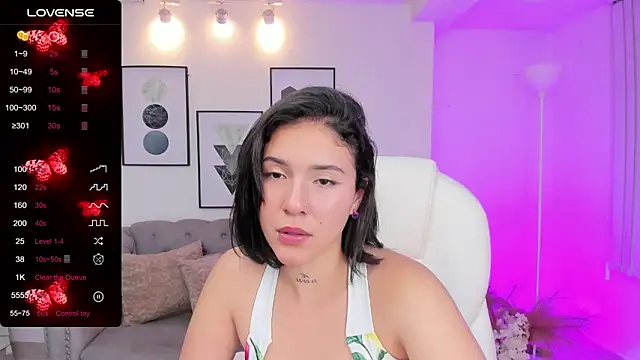 kendaall jenner  online show from December 23, 2024, 4:01 am