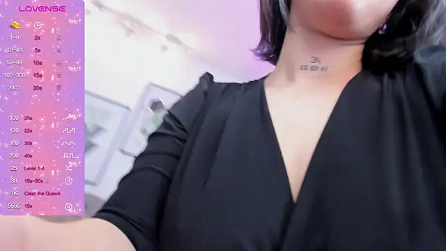 kendaall jenner  online show from December 24, 2024, 3:49 am