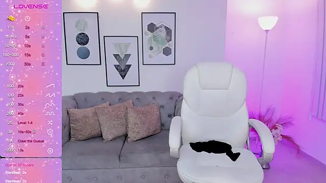 kendaall jenner  online show from December 24, 2024, 6:55 am