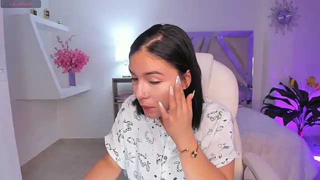 kendaall jenner  online show from January 18, 2025, 1:19 am