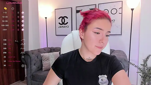 kendaall jenner  online show from March 1, 2025, 6:35 am