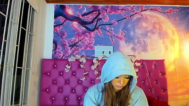 Nikol Rang   online show from February 25, 2025, 10:15 am