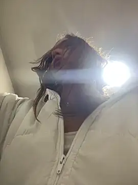 Nikol Rang   online show from March 7, 2025, 4:13 am