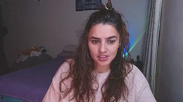 Lu perez online show from February 5, 2025, 2:29 am