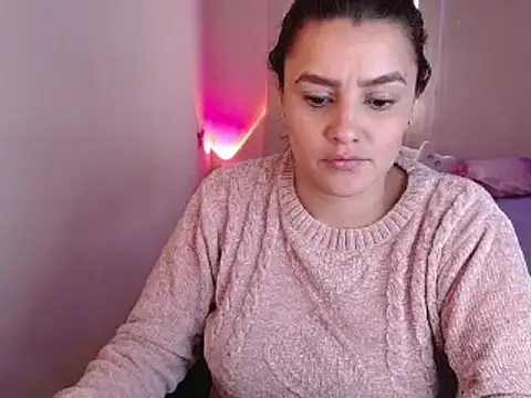 Lu perez online show from March 17, 2025, 4:33 pm