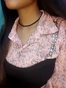 Snapshot of Sreya213 chatting on January 3, 2025, 7:18 pm Sreya213 online show from January 3, 2025, 7:18 pm