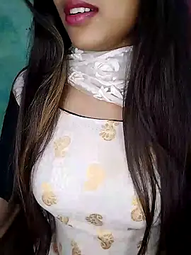 Snapshot of Sreya213 chatting on January 13, 2025, 6:38 pm Sreya213 online show from January 13, 2025, 6:38 pm