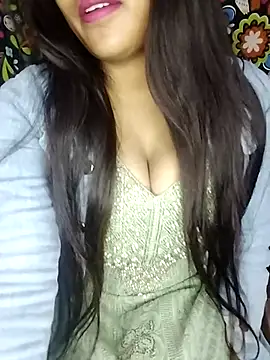 Snapshot of Sreya213 chatting on February 3, 2026, 8:36 pm Sreya213 online show from February 3, 2026, 8:36 pm