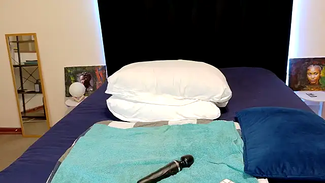 Snapshot of chloechrome chatting on March 12, 2026, 11:33 pm chloechrome online show from March 12, 2026, 11:33 pm