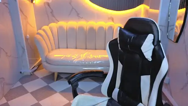 Violeth b online show from February 17, 2026, 12:45 pm