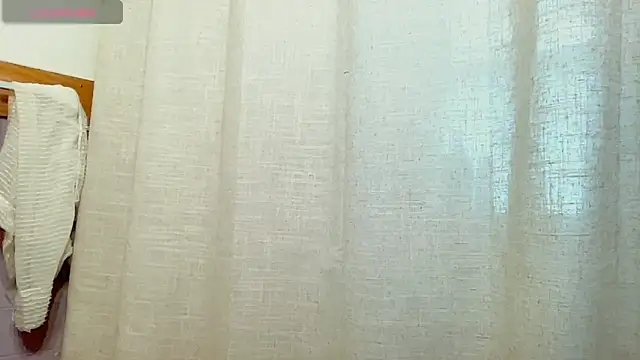 Snapshot of SkarlettRose96 chatting on October 20, 2025, 6:41 pm SkarlettRose96 online show from October 20, 2025, 6:41 pm