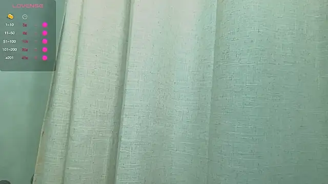 Snapshot of SkarlettRose96 chatting on October 23, 2025, 5:23 pm SkarlettRose96 online show from October 23, 2025, 5:23 pm