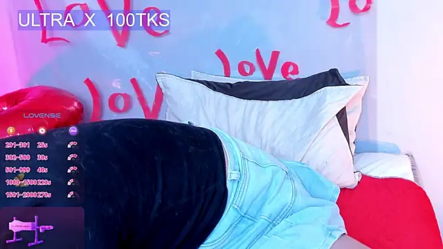 Snapshot of sofia218 chatting on February 16, 2025, 11:26 pm sofia218 online show from February 16, 2025, 11:26 pm