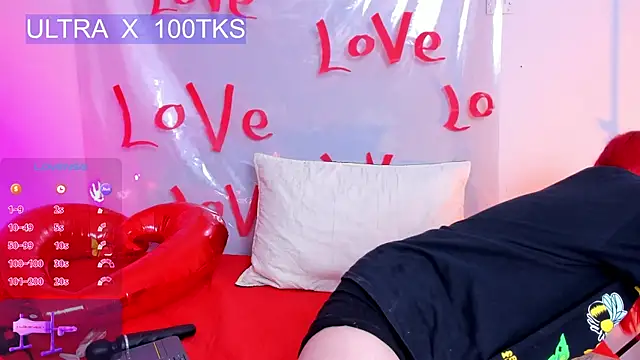 Snapshot of sofia218 chatting on February 18, 2025, 11:08 pm sofia218 online show from February 18, 2025, 11:08 pm