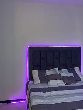 IssabellaLopez online show from October 29, 2025, 2:52 pm