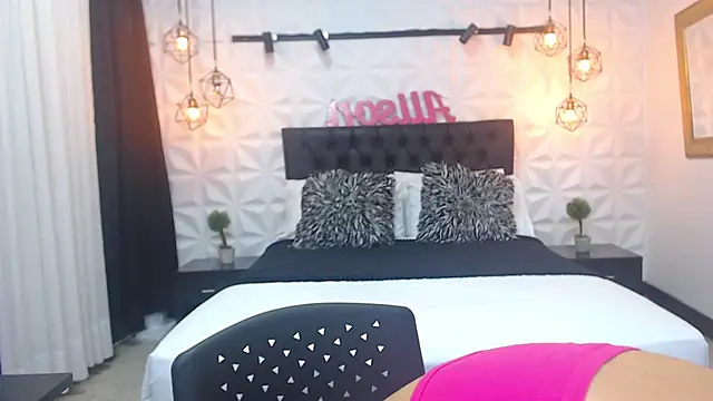 Alison Wiley online show from January 11, 2025, 11:34 am