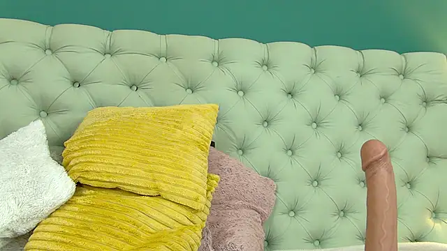 Foxxxy MILF online show from March 2, 2025, 11:18 am