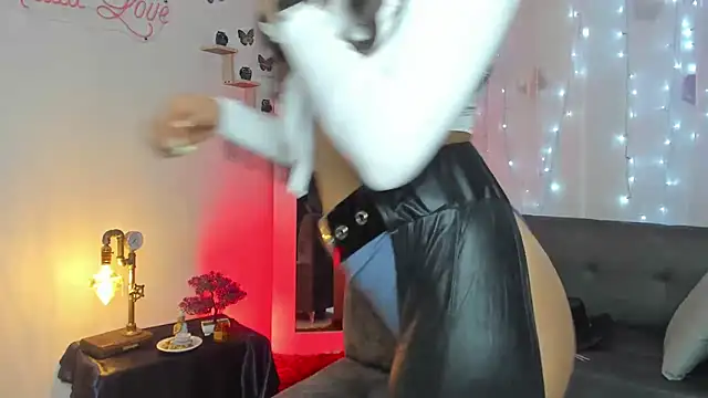 Alaia Love77 online show from March 11, 2025, 9:37 pm