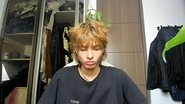 santy-kitty online show from February 22, 2025, 3:23 am