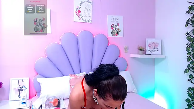 Snapshot of HannaPretthy chatting on January 7, 2025, 7:17 pm HannaPretthy online show from January 7, 2025, 7:17 pm