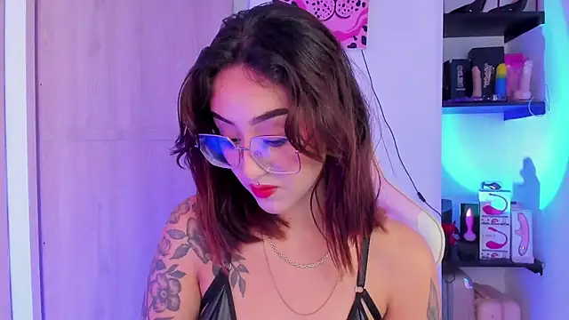 Snapshot of MelodieRoy chatting on February 27, 2025, 5:36 pm MelodieRoy online show from February 27, 2025, 5:36 pm