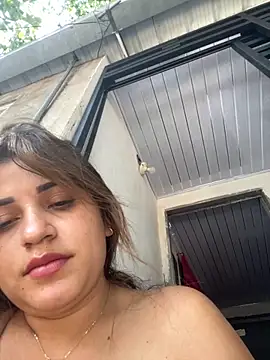 perlita05 online show from October 2, 2025, 11:56 pm