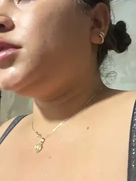 perlita05 online show from October 4, 2025, 8:18 pm