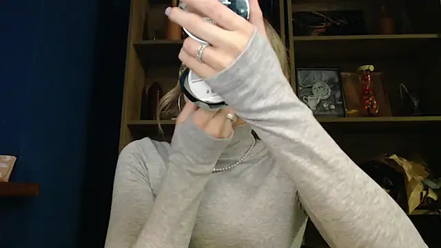 Your Jessy online show from November 17, 2025, 1:06 pm