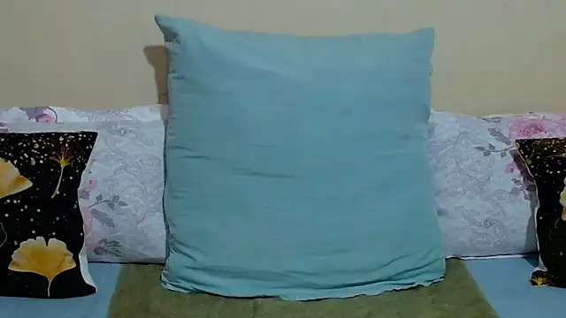 DiamondLuv29 online show from March 11, 2026, 2:39 am